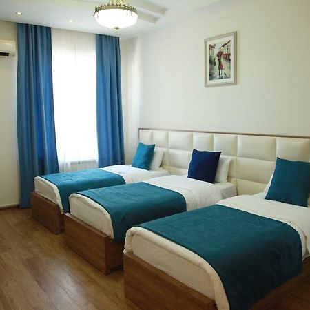 Rio Hotel Тбилиси Екстериор снимка