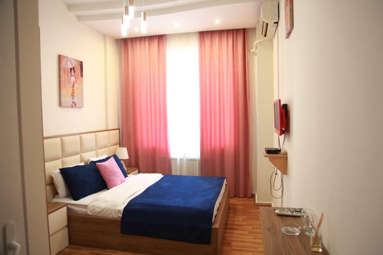 Rio Hotel Тбилиси Екстериор снимка