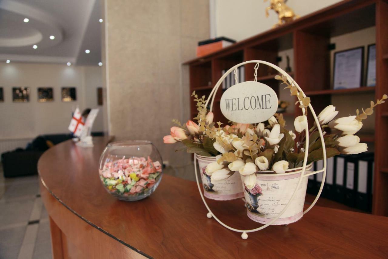 Rio Hotel Тбилиси Екстериор снимка