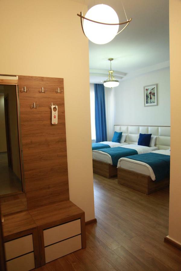 Rio Hotel Тбилиси Екстериор снимка