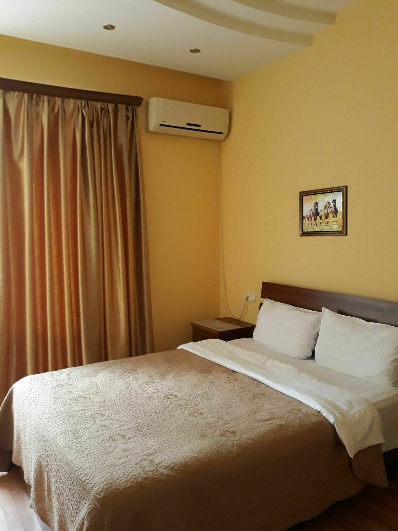 Rio Hotel Тбилиси Екстериор снимка